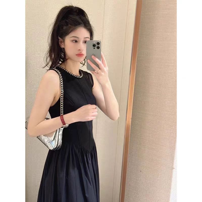 Round Neck Pearl Mesh Midi Black Dress