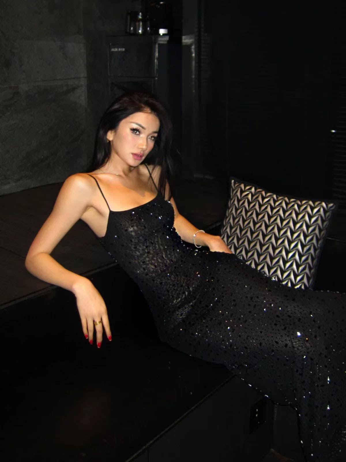 Elegant Black Sequin Bodycon Evening Dress